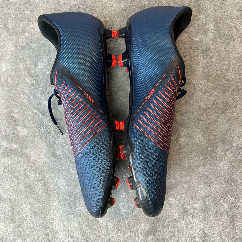 BARELY USED Nike Phantom Venom Academy Soccer Casual Shoes‎ Men's Size 13 Blue